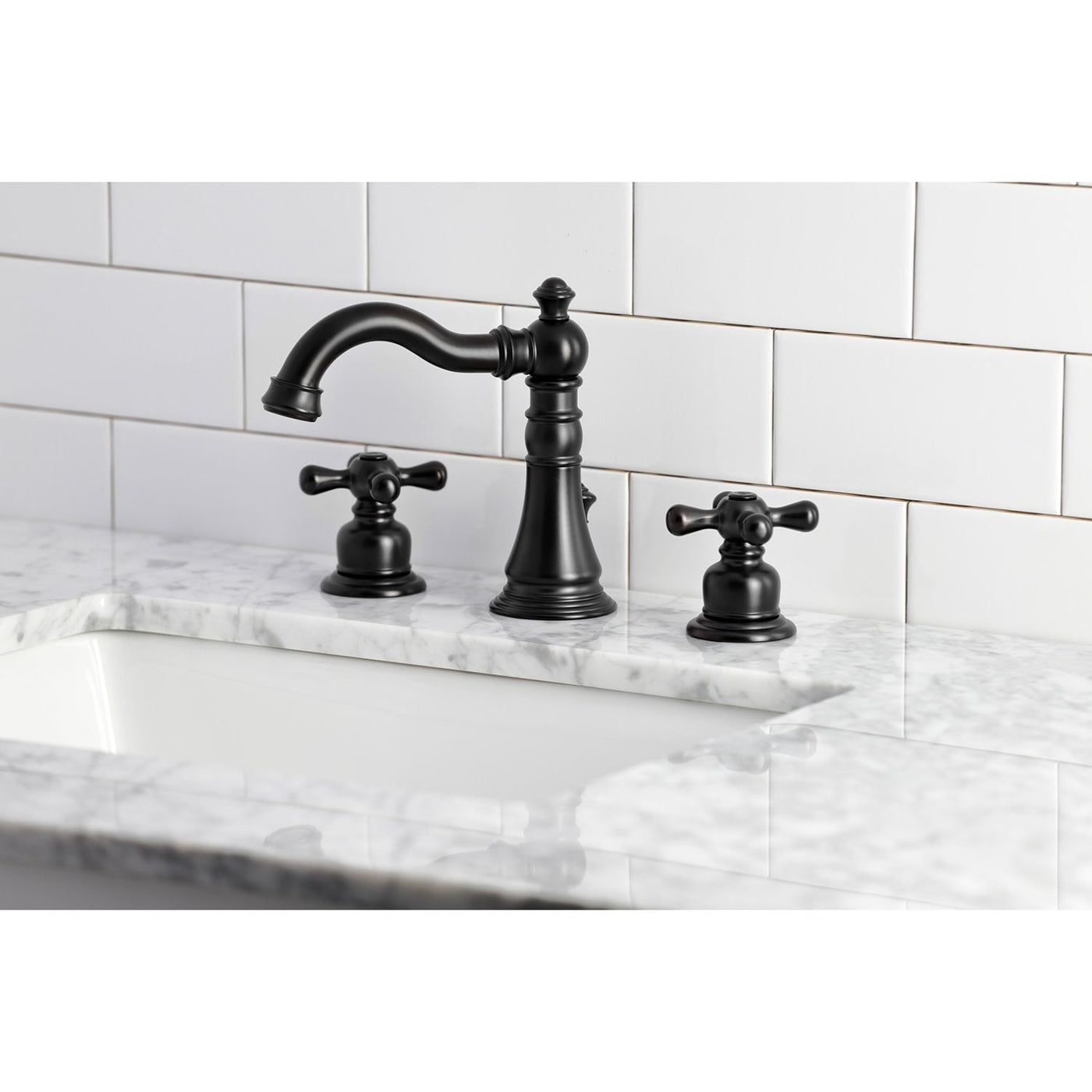 American Classic 8 in. Widespread Bathroom Faucet