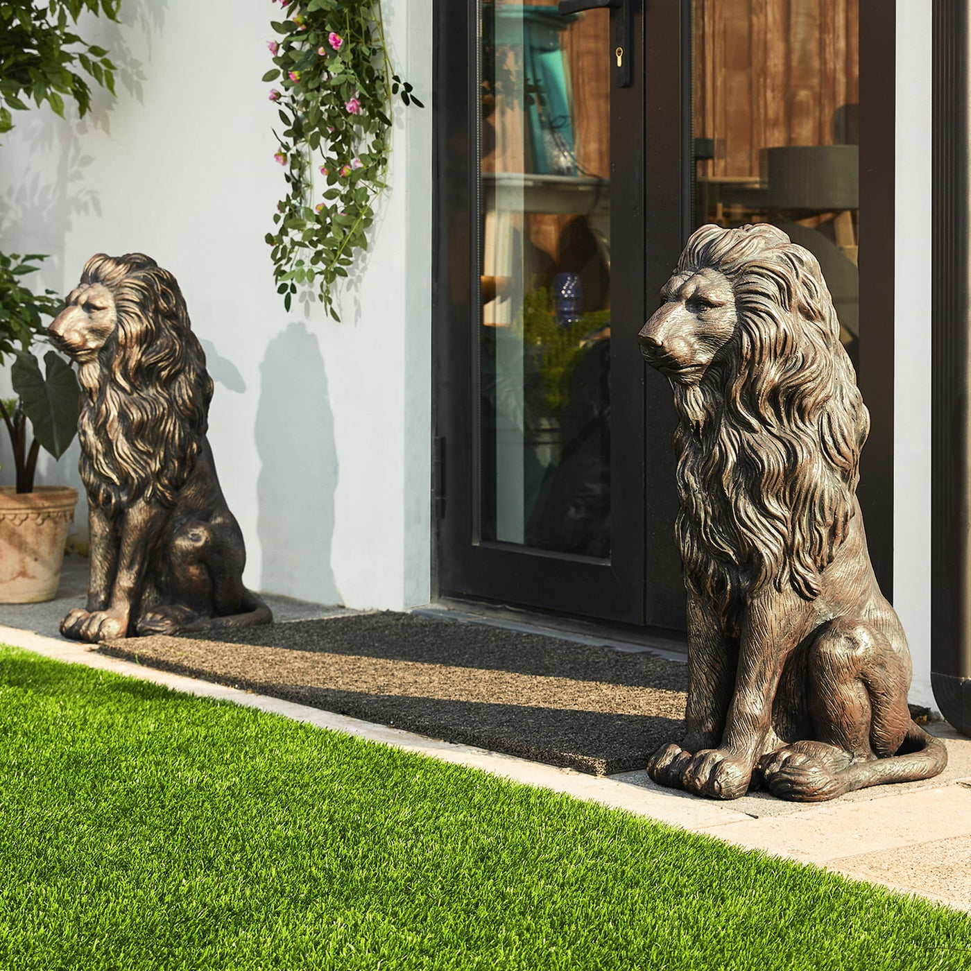 Glitzhome MGO Majestic Sitting Guardian Lion Statues Porch Sculpture Outdoor Indoor Set of 2