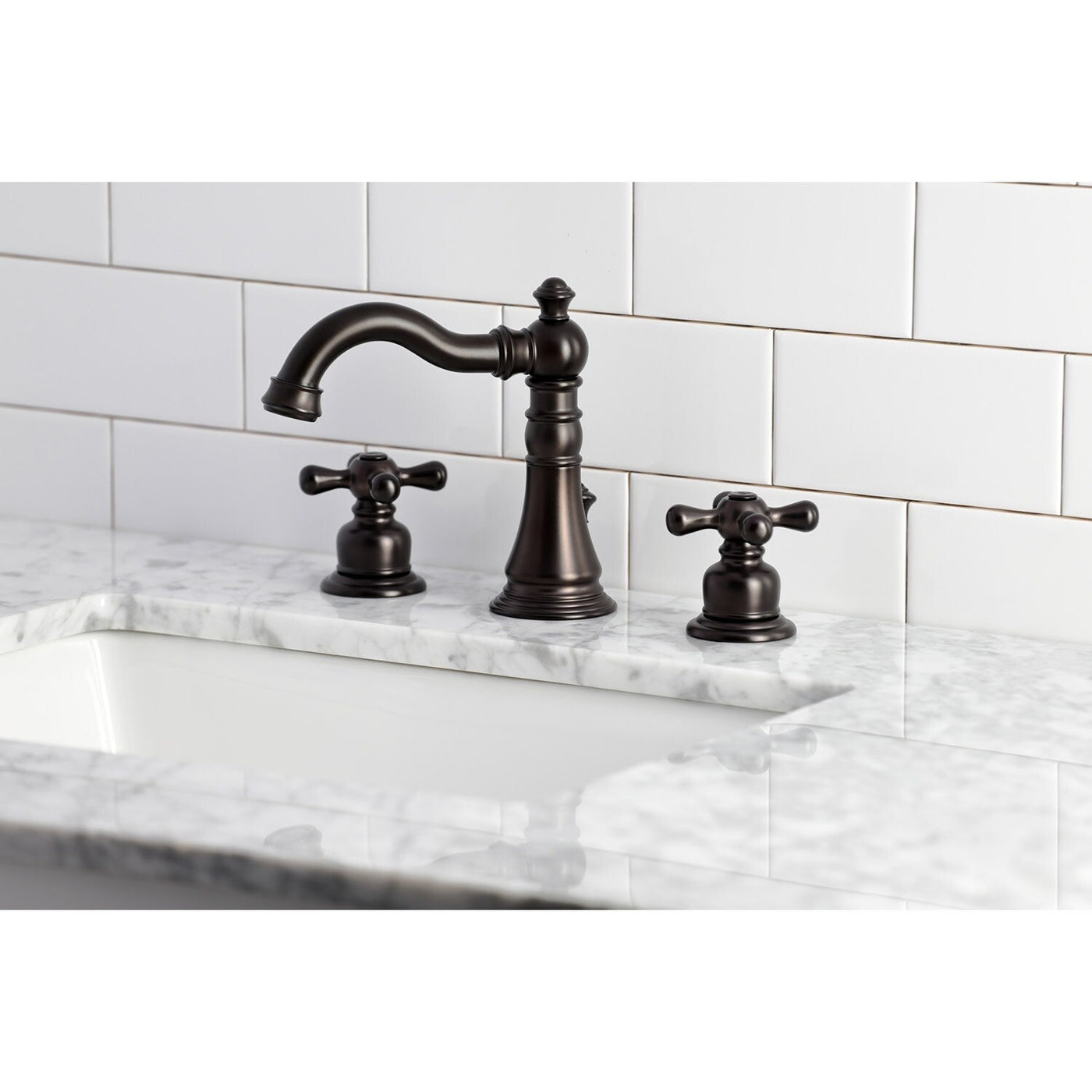 American Classic 8 in. Widespread Bathroom Faucet