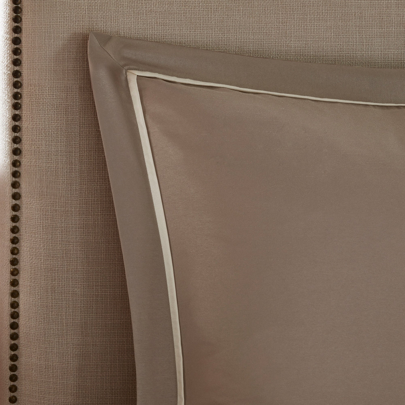 Madison Park Essentials Loretta 24-Piece Room in a Bag with Window Panels and Sheet Set