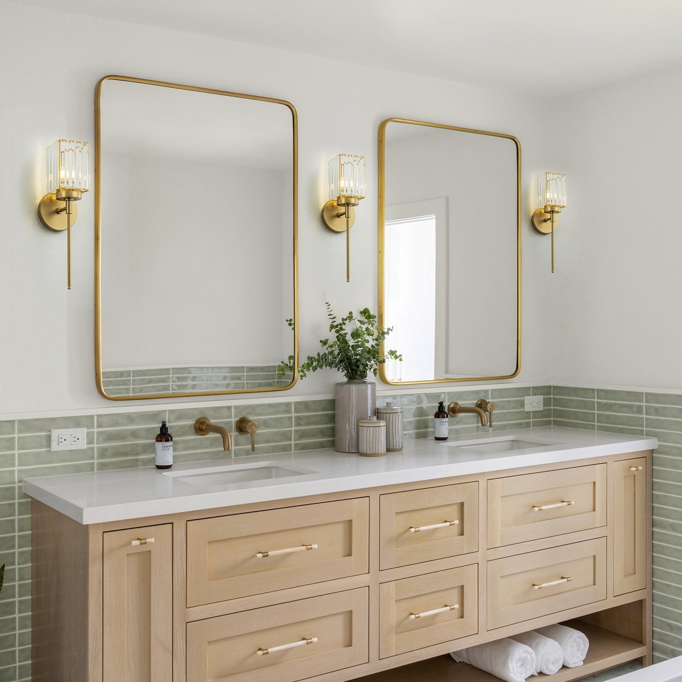Modern Gold Dimmable Wall Light Glam Cylinder Bathroom Crystal Vanity Light Wall Sconces